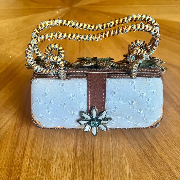 Mary Frances “She Loves Me” beaded purse - Picture 3 of 7